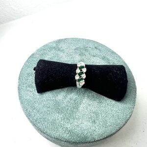 Vintage Avon silver-toned classic evening emerald rhinestone design ring